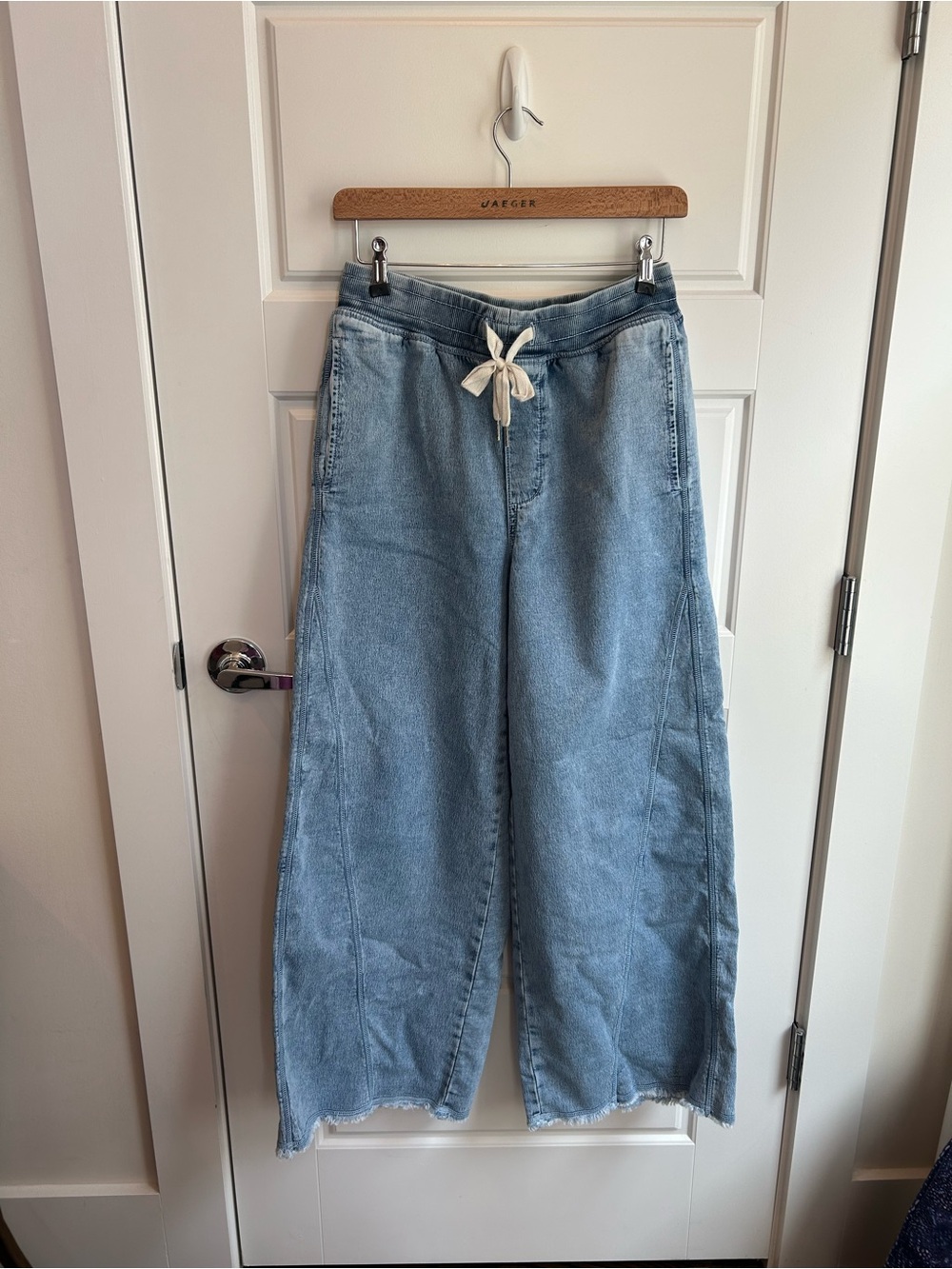 aerie Light Blue Women's Denim jeans with Cream Drawstring - Picture 2 of 3